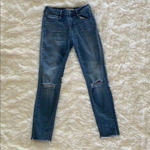 Mid-rise skinny jeans
